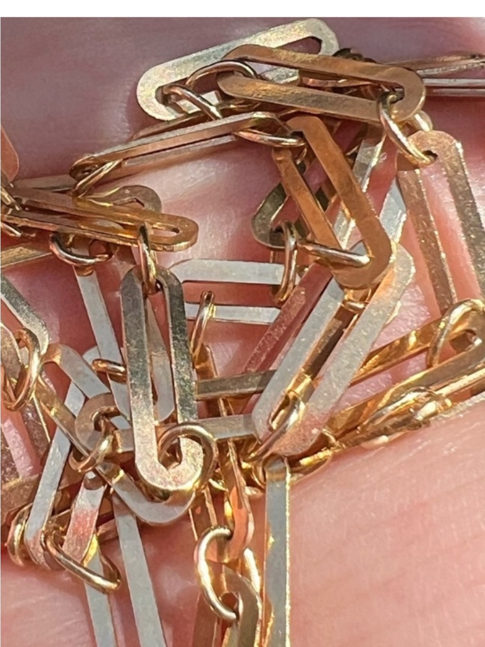 14k yellow gold clip design necklace 18’ long really amazing